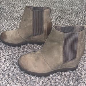 Women’s sorrel boots size 6
